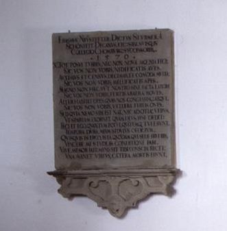 Tafel neben dem Grabmal des Erasmus Neustetter in der Stiftskirche St. Nikolaus des Klosters Großcomburg