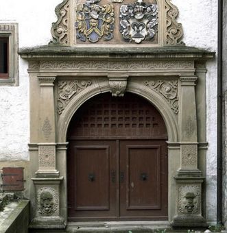 Portal des Gebsattelbaus des Klosters Großcomburg
