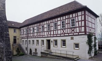 Außenansicht des Vergellbau des Klosters Großcomburg