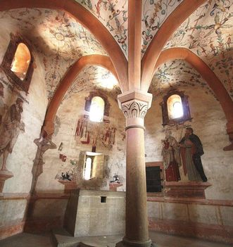 Innenansicht der Sechseckkapelle von Kloster Großcomburg