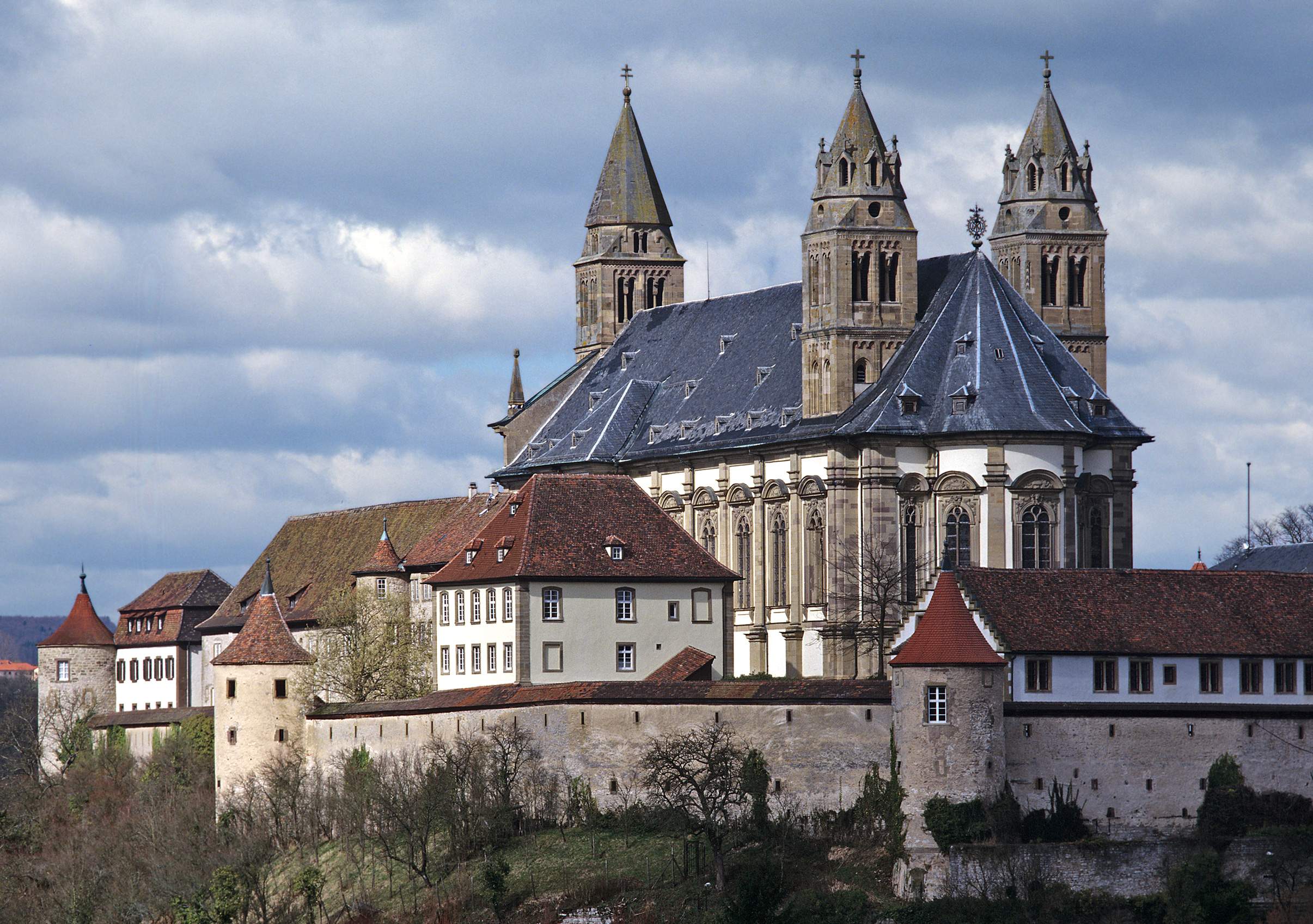 Im Kloster Belästigt