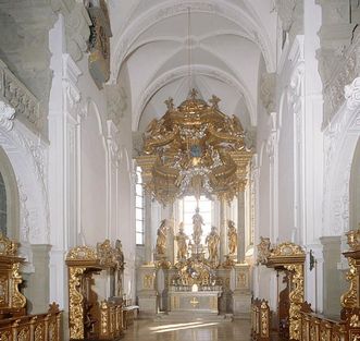 Innenansicht der Stiftskirche St. Nikolaus des Klosters Großcomburg