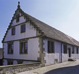 Außenansicht des Gebsattelbau des Klosters Großcomburg