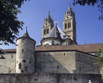 Stiftskirche von Kloster Großcomburg mit Ringmauer