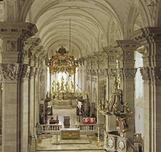 Innenansicht der Stiftskirche St. Nikolaus des Klosters Großcomburg