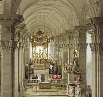 Innenansicht der Stiftskirche St. Nikolaus des Klosters Großcomburg